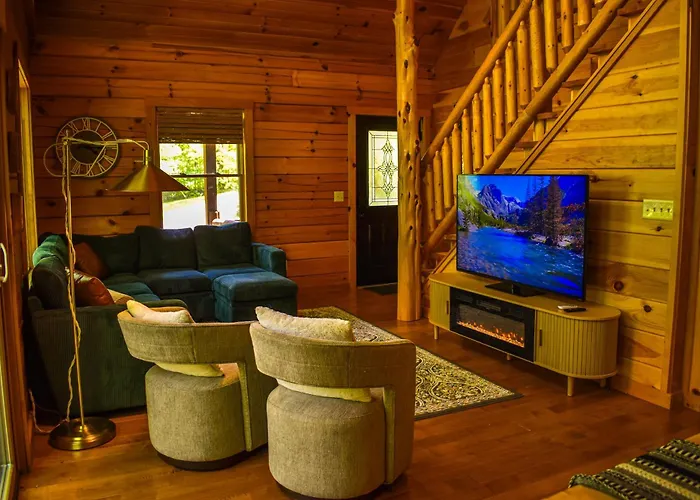Secluded Cabin That Sleeps 12 With Loft Bunkhouse And Game Room Including 86 Inch Tv