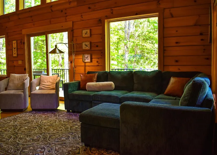Secluded Cabin That Sleeps 12 With Loft Bunkhouse And Game Room Including 86 Inch Tv